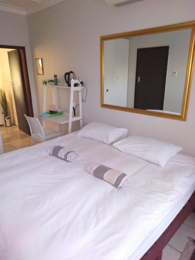 Xenia Bed & Breakfast Windhoek Ngoại thất bức ảnh