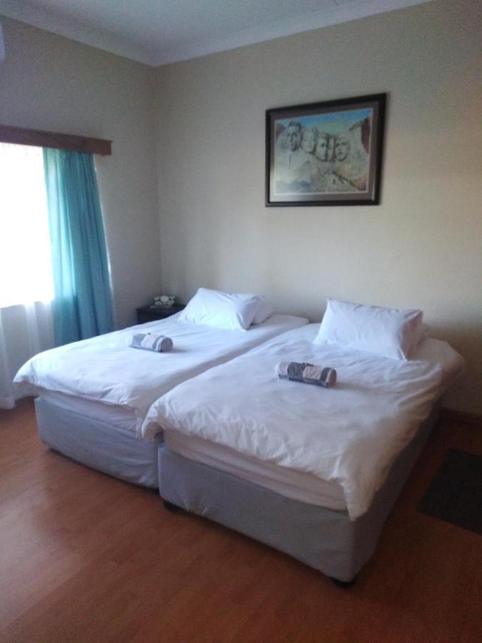 Xenia Bed & Breakfast Windhoek Ngoại thất bức ảnh