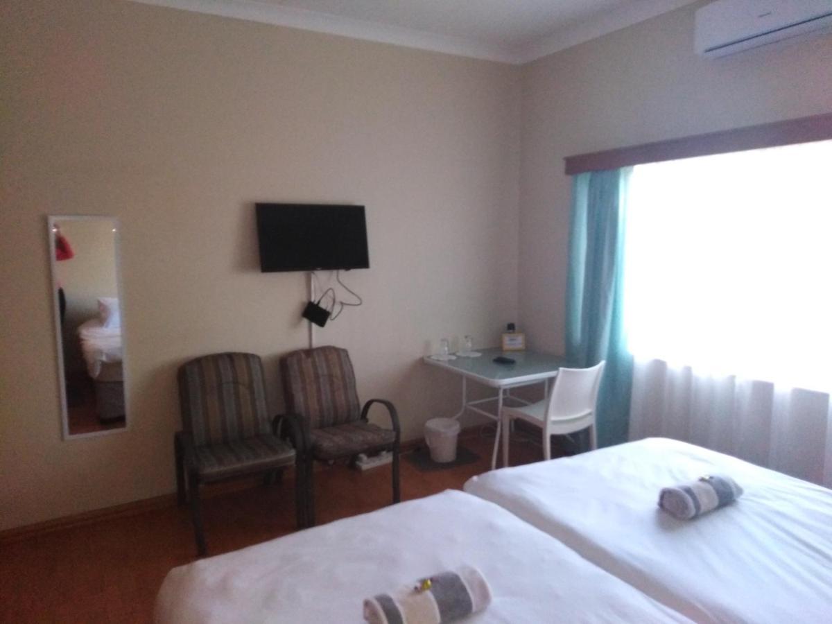 Xenia Bed & Breakfast Windhoek Ngoại thất bức ảnh