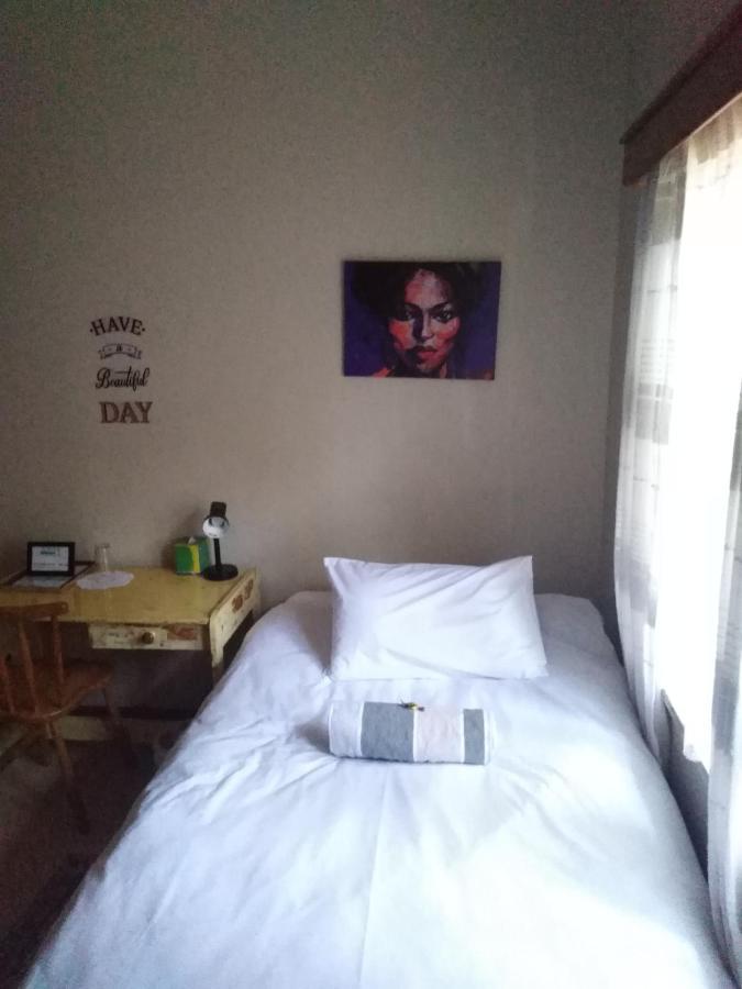 Xenia Bed & Breakfast Windhoek Ngoại thất bức ảnh