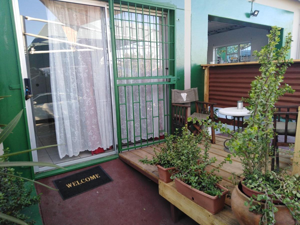 Xenia Bed & Breakfast Windhoek Ngoại thất bức ảnh
